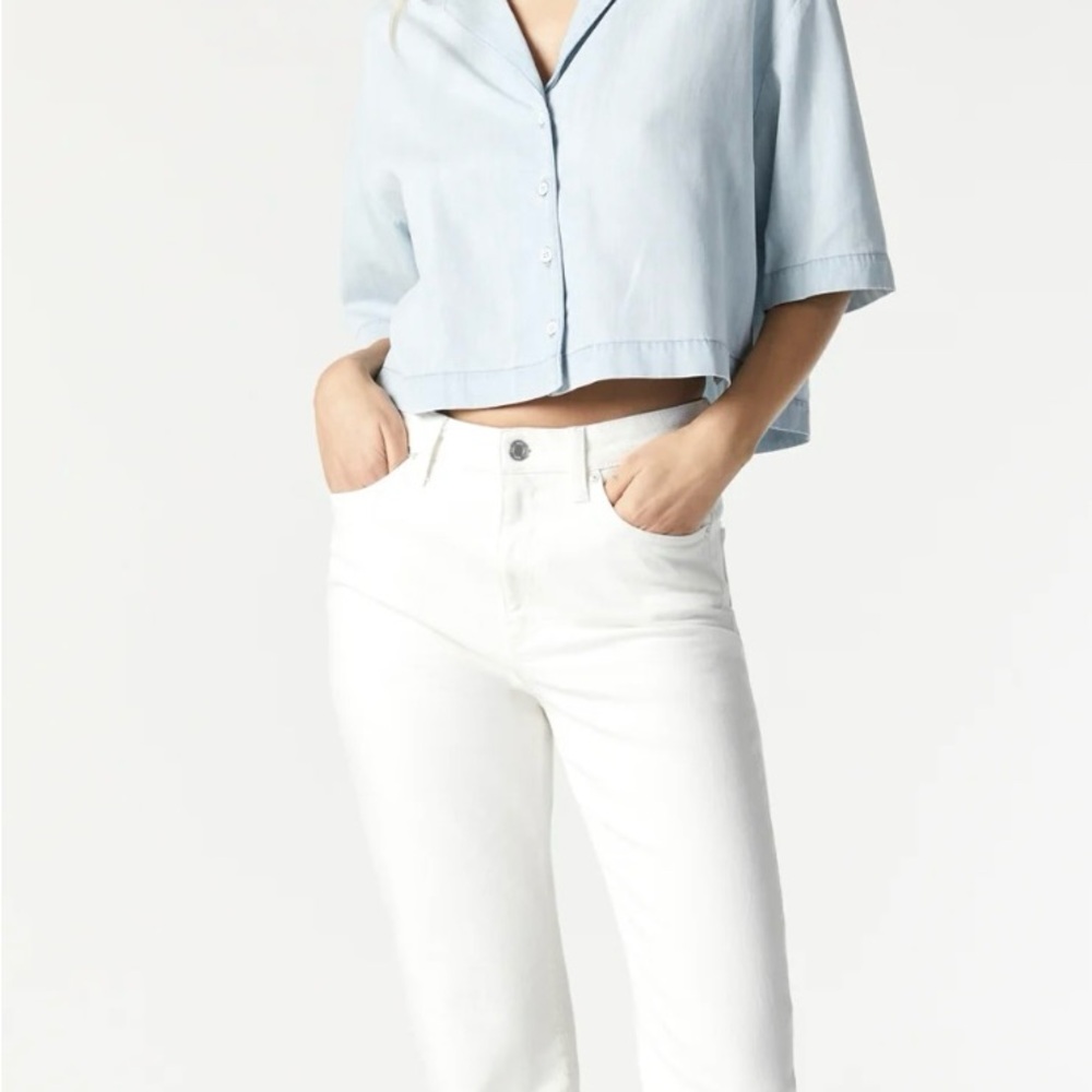 Mavi Berry Cropped Button Up Top - Picture 2 of 10